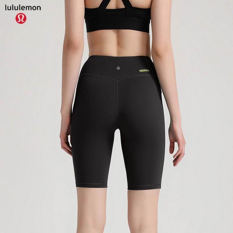 Lululemon Women's Shorts 128